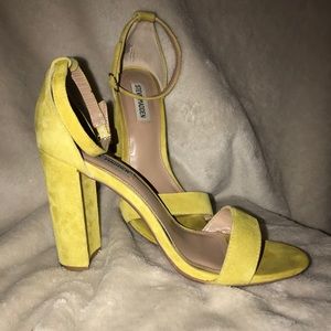 Steve Madden yellow heels!!